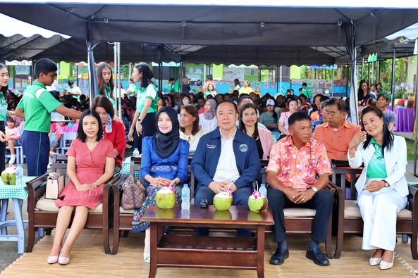 Academic World Opening Event No. 6 at Municipal 2 Wat Sra Ket School