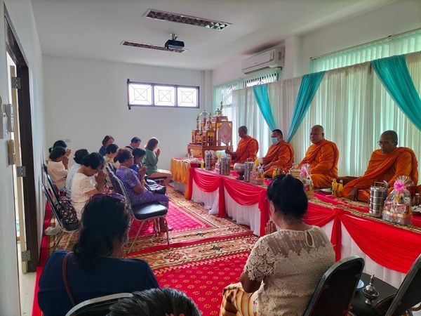 Celebrating the New Year with Tradition: Merit-Making in Ko Samui