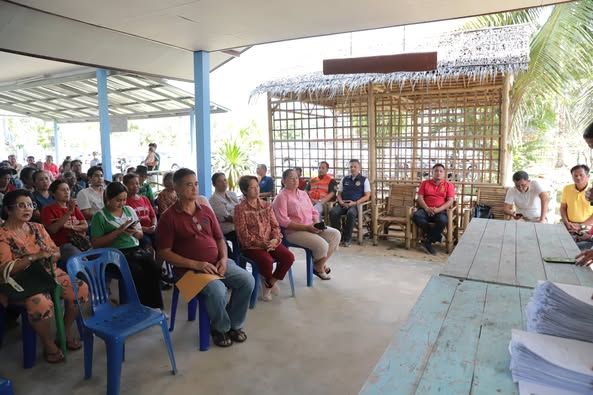 Community Meeting for Flood Victim Assistance in Na Mueang