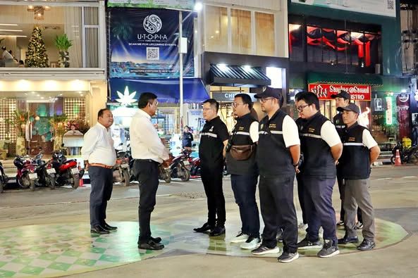 Inspection of Public Service Vehicle Parking on Chaweng Beach Road