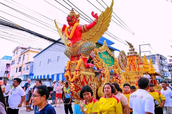 Koh Samui Robe Offering Festival 2023